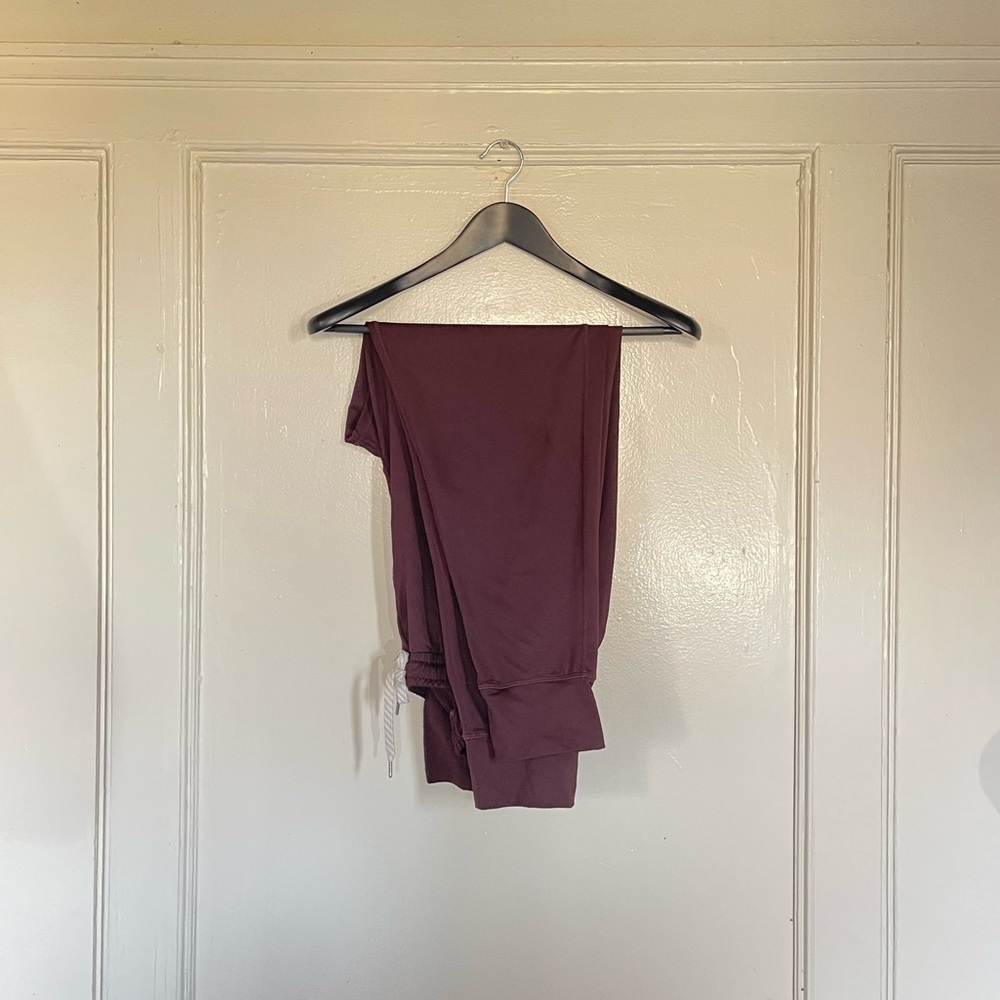 VUORI Stretch Joggers (maroon) - L